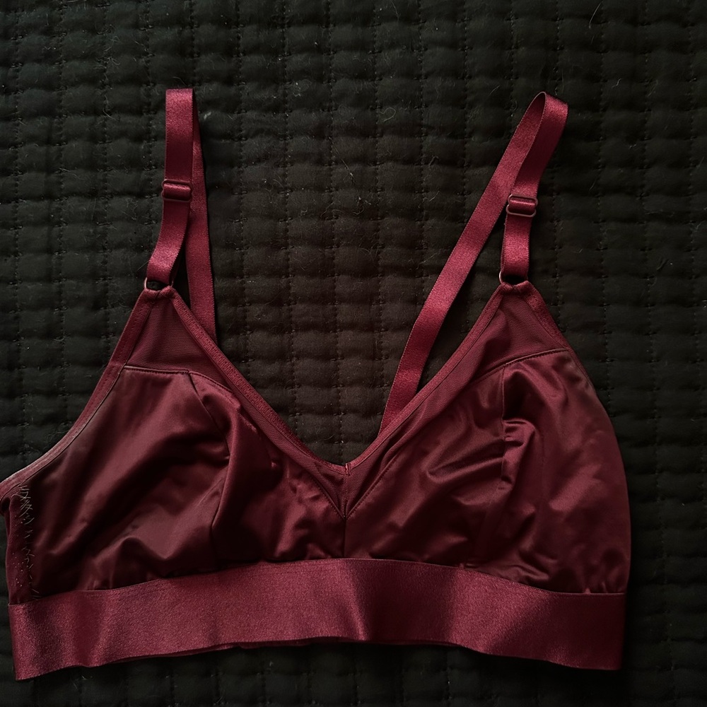 Auden Red Seamless Wireless Bra
